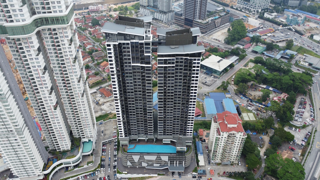 Twin Tower Residences